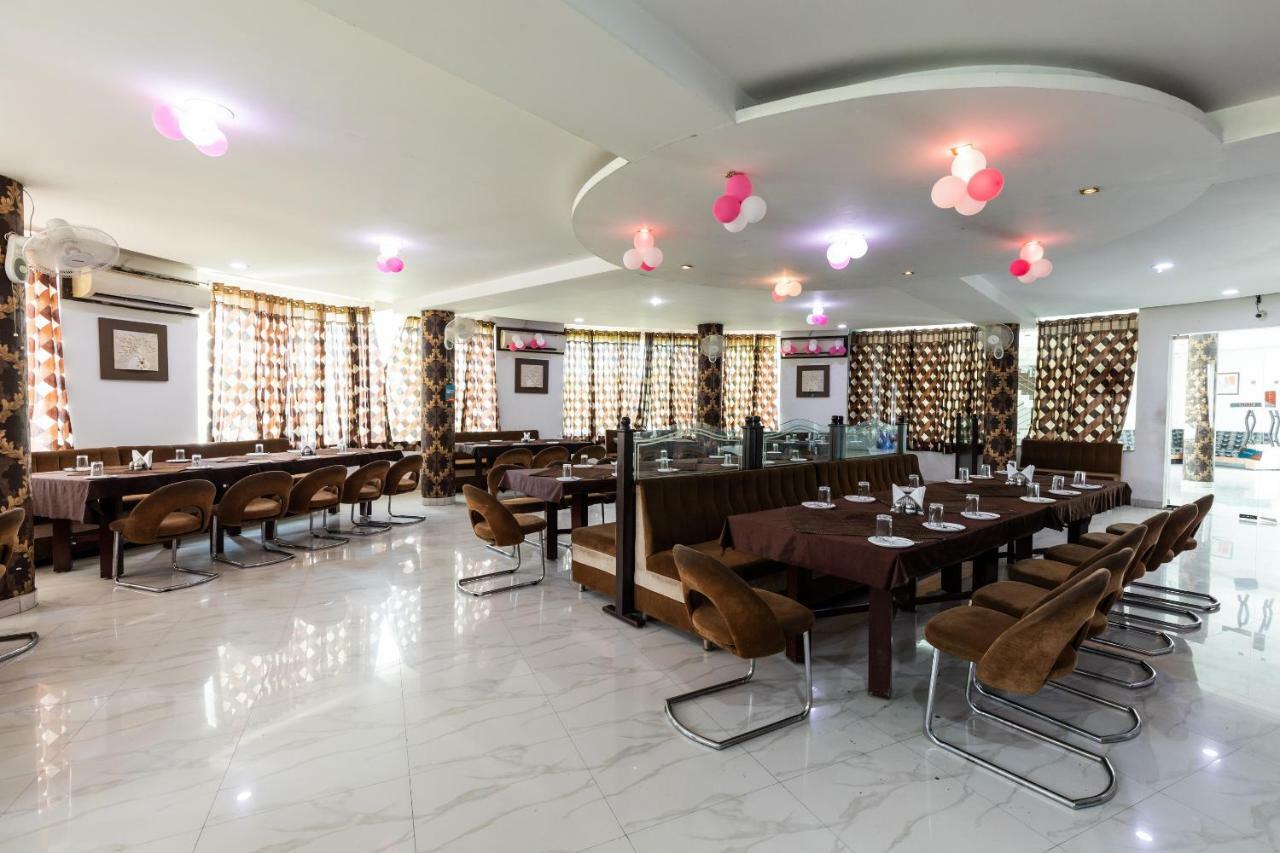 Oyo 42910 Hotel Rudra Palace Ratlām 외부 사진