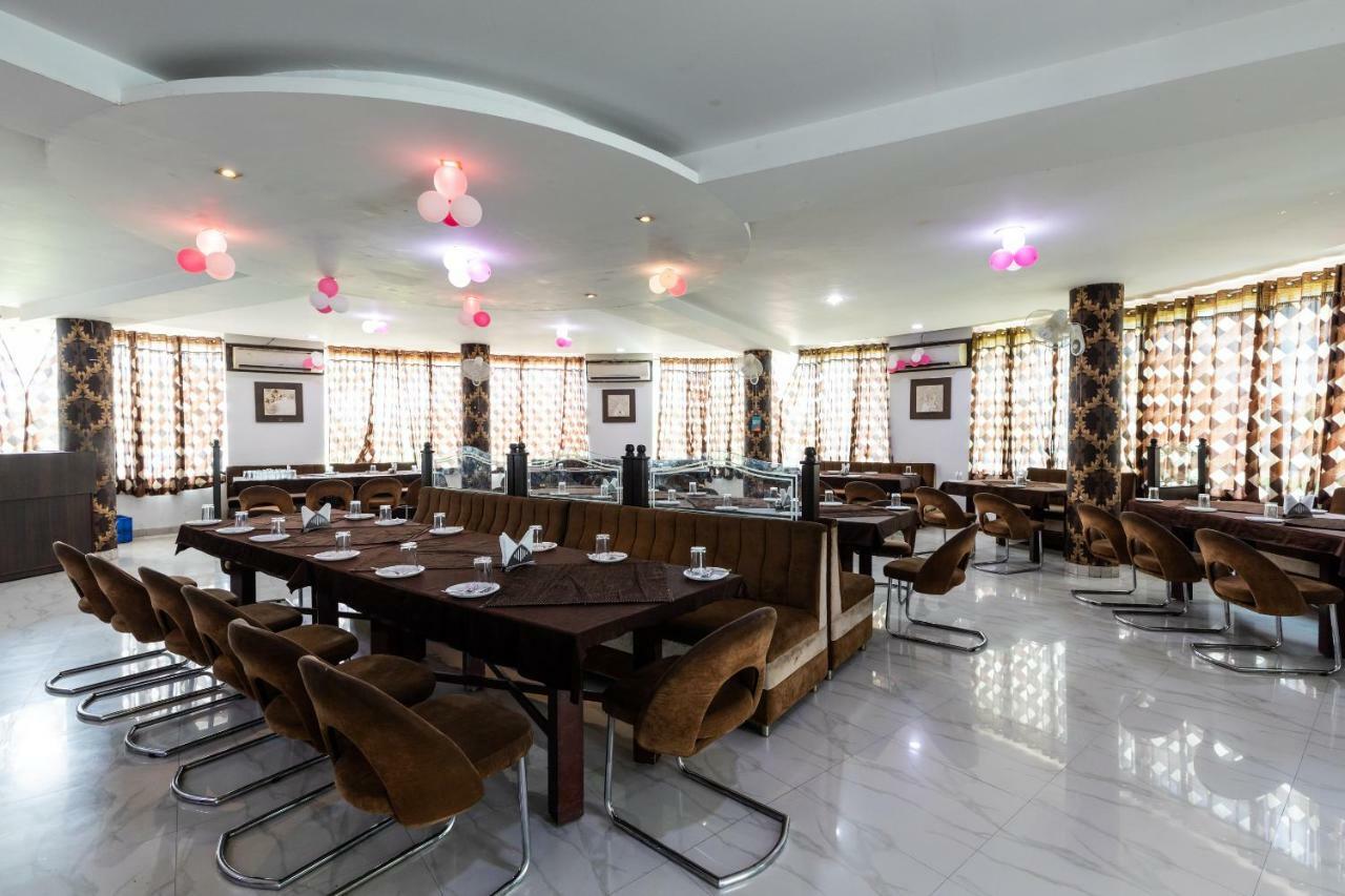 Oyo 42910 Hotel Rudra Palace Ratlām 외부 사진