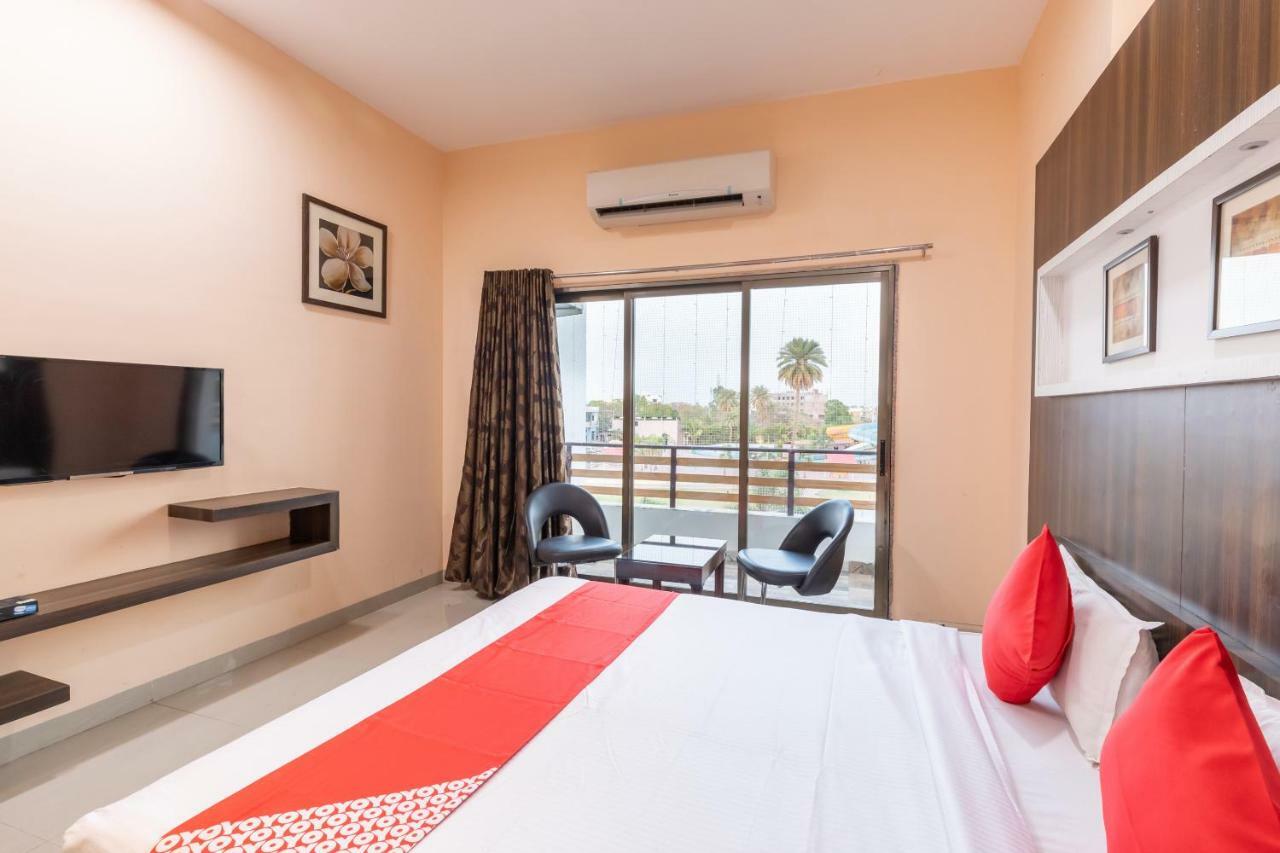 Oyo 42910 Hotel Rudra Palace Ratlām 외부 사진