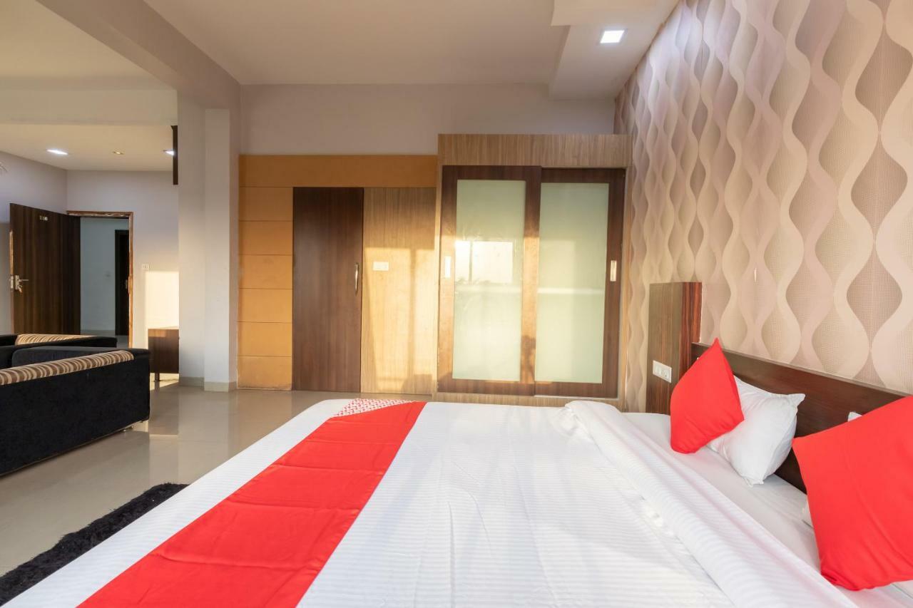 Oyo 42910 Hotel Rudra Palace Ratlām 외부 사진
