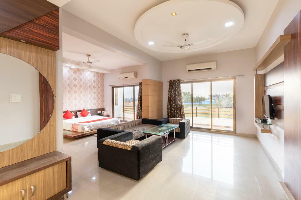 Oyo 42910 Hotel Rudra Palace Ratlām 외부 사진